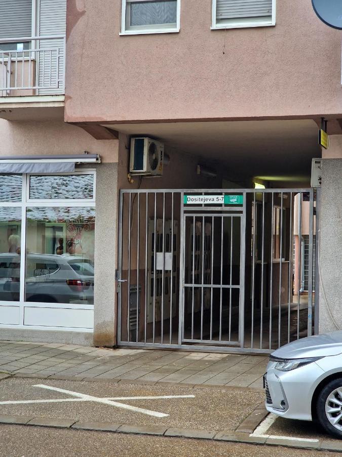 Quiet Center Lejlighed Sremska Mitrovica Eksteriør billede